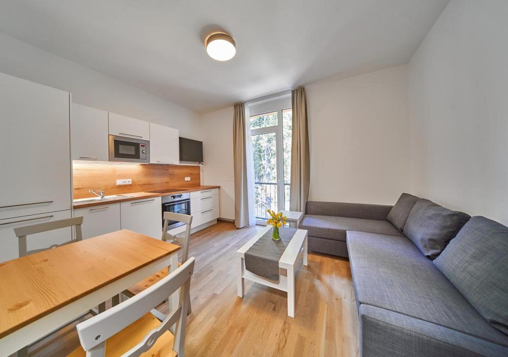 Dolcevita Apartments ฮาร์ราคอฟ ภายนอก รูปภาพ