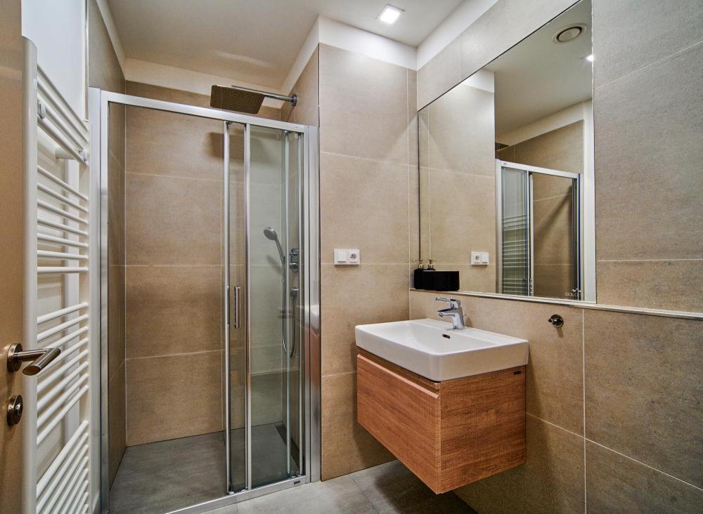 Dolcevita Apartments ฮาร์ราคอฟ ภายนอก รูปภาพ