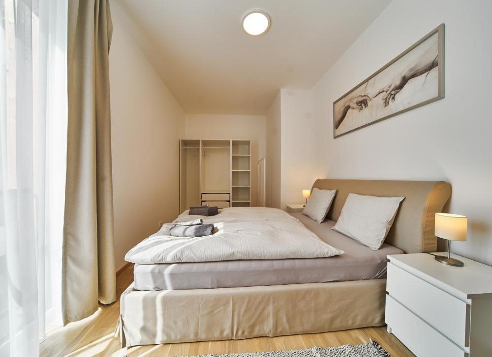 Dolcevita Apartments ฮาร์ราคอฟ ภายนอก รูปภาพ
