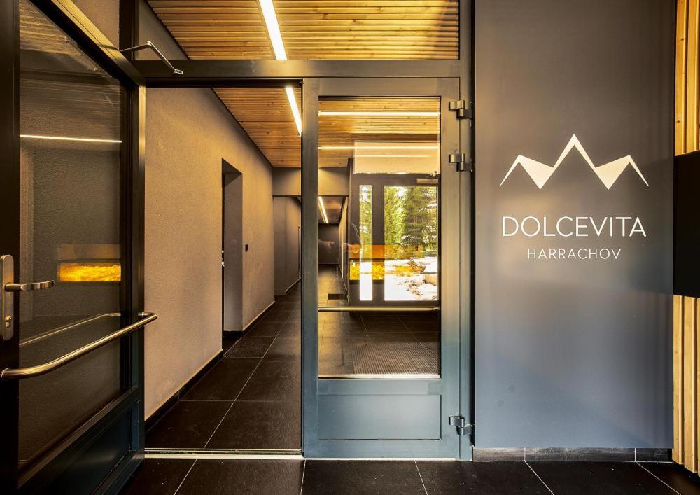 Dolcevita Apartments ฮาร์ราคอฟ ภายนอก รูปภาพ